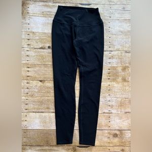 ALO High-Waist Airbrush Legging in Black